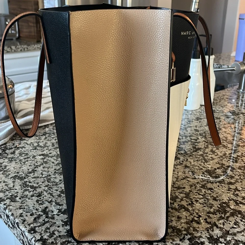 Marc Jacobs Black, Tan and Cream Bag - Picture 9 of 16